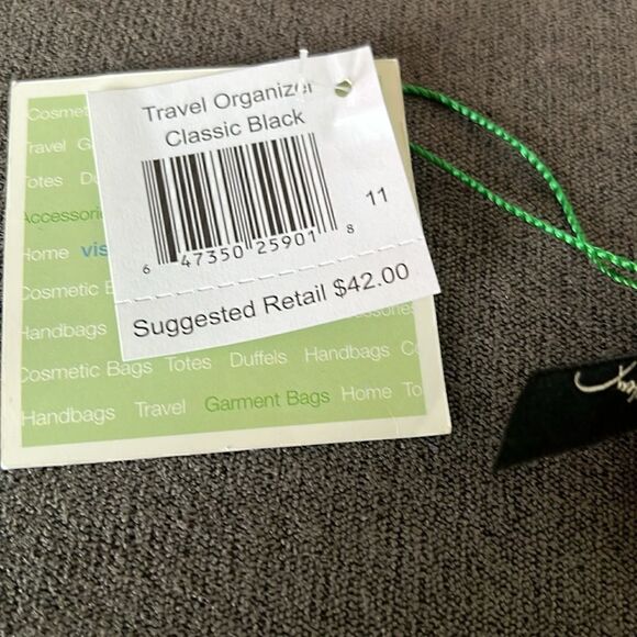 Vera Bradley Classic Black Travel Wallet NWT - Picture 4 of 5